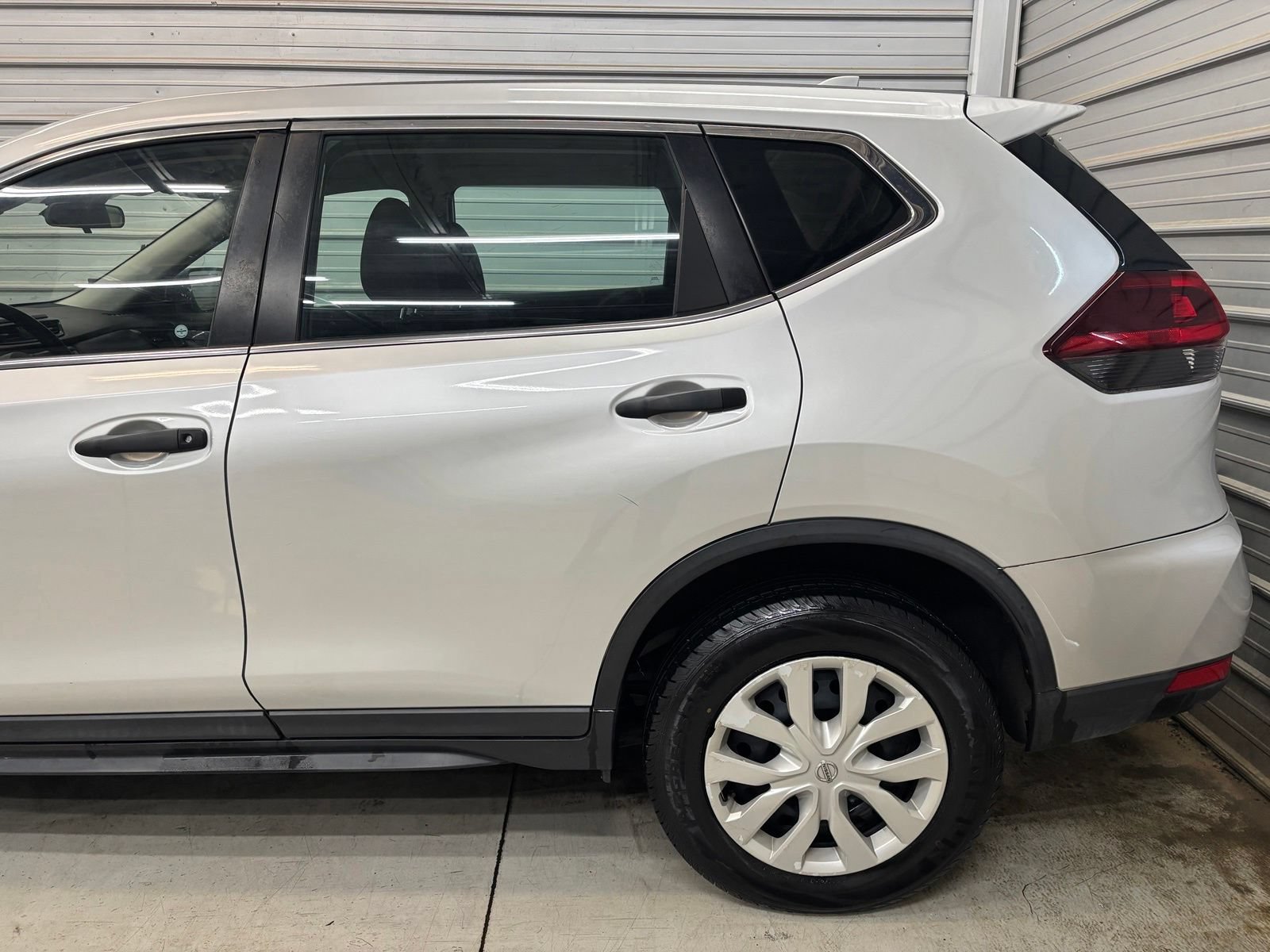 Used 2019 Nissan Rogue S AWD/4WD image 5