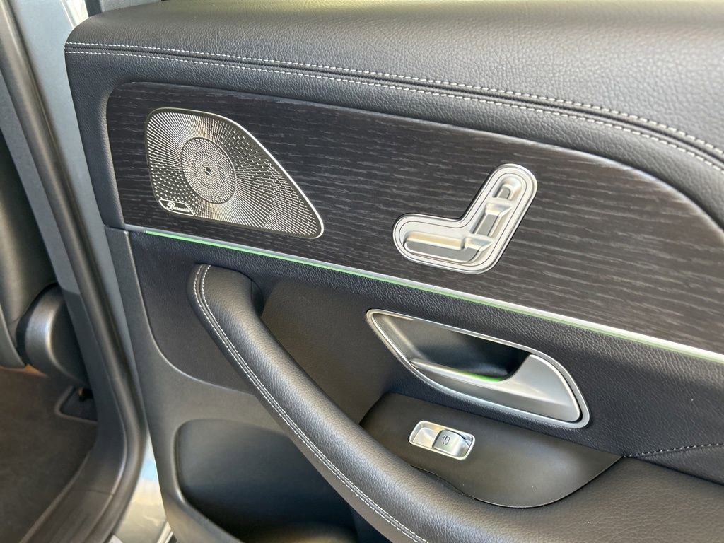 Used 2023 Mercedes-Benz GLS 450 4MATIC w/ AMG Line Exterior image 39