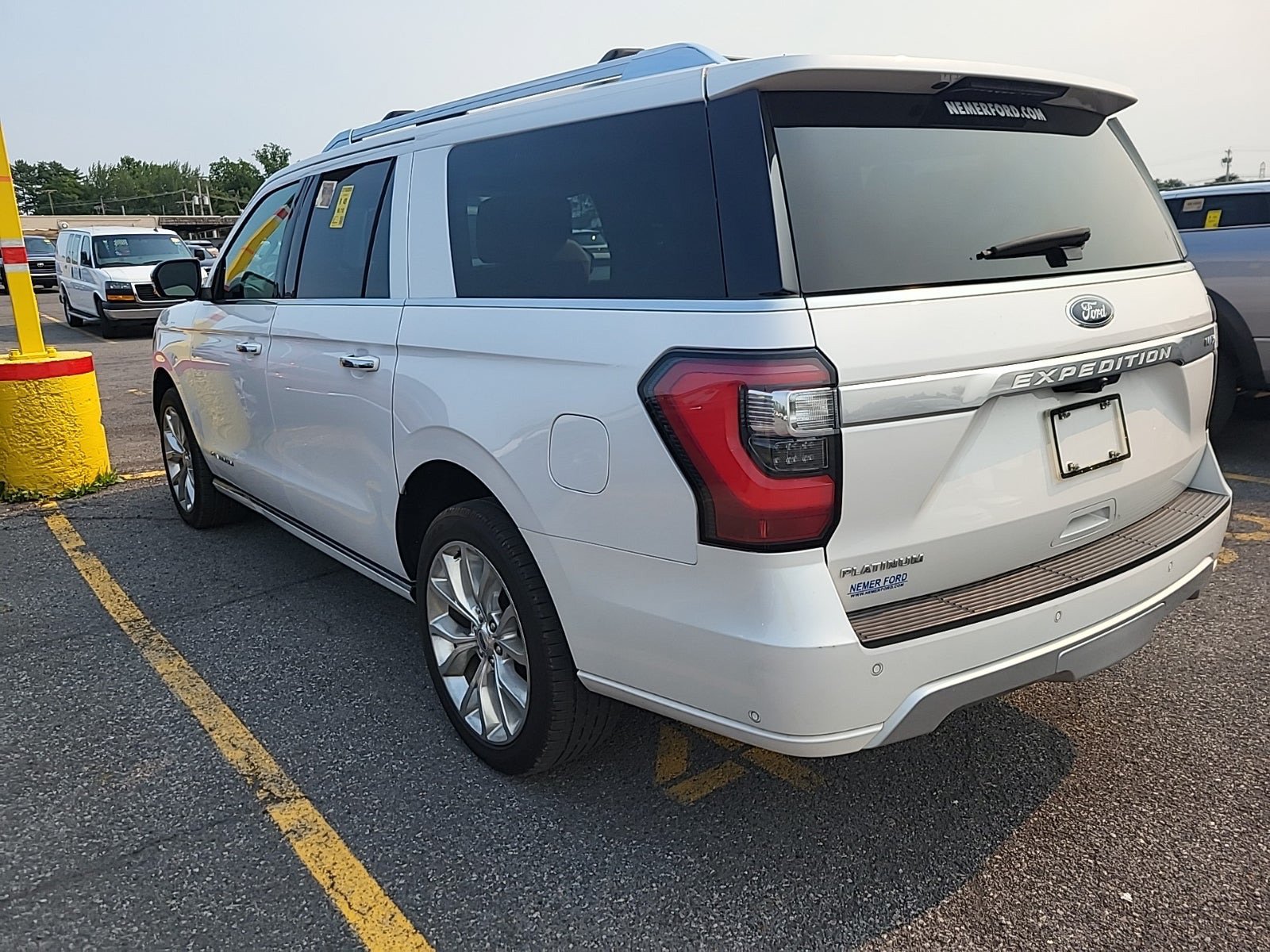Used 2019 Ford Expedition Max Platinum RWD image 5