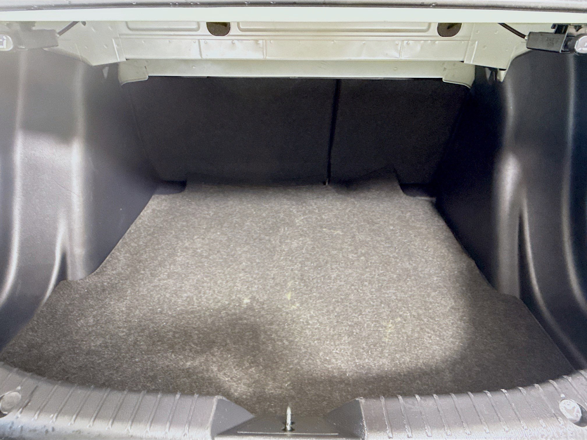 Used 2019 Toyota Yaris LE image 35