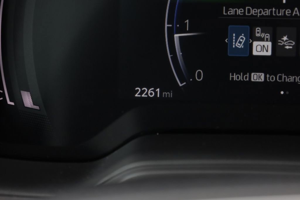 Certified 2025 Toyota Corolla SE w/ SE Premium Package image 32