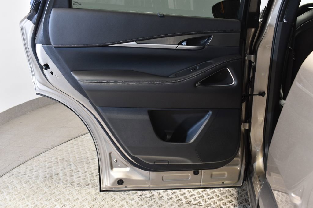 Certified 2026 INFINITI QX60 Luxe w/ Family Package image 27