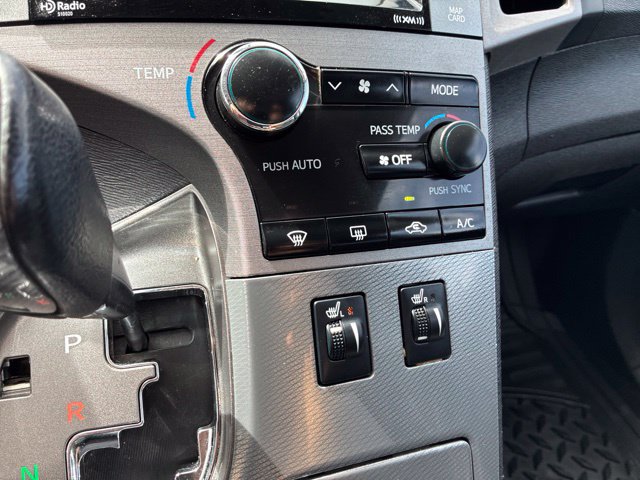 Used 2015 Toyota Venza XLE AWD/4WD image 27
