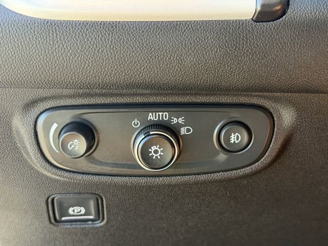 Used 2024 GMC Terrain SLT image 19