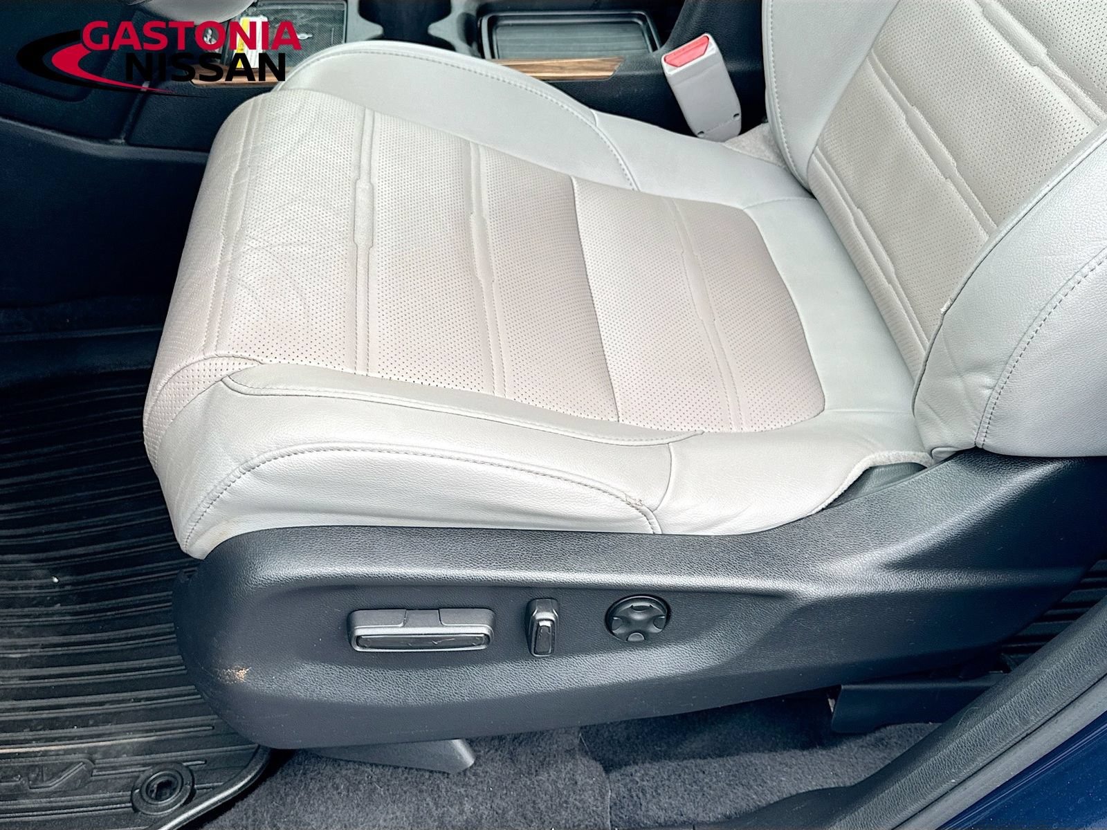 Used 2022 Honda CR-V Touring image 25