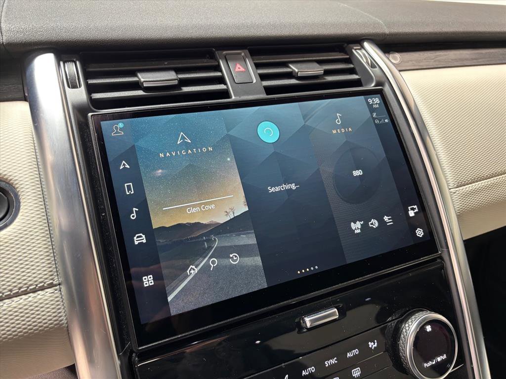 Used 2023 Land Rover Discovery Metropolitan Edition image 17