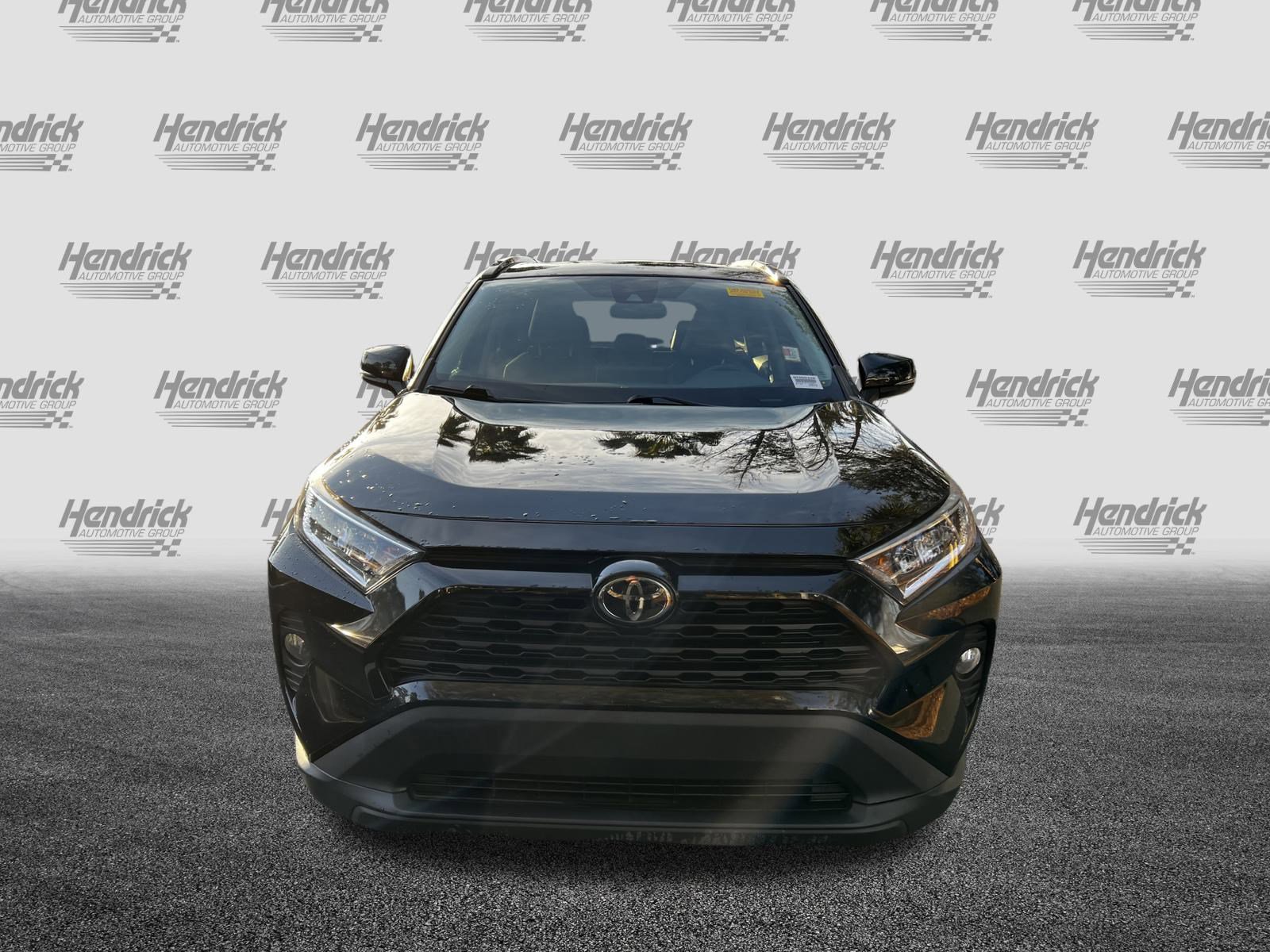 Used 2020 Toyota RAV4 XLE Premium image 3
