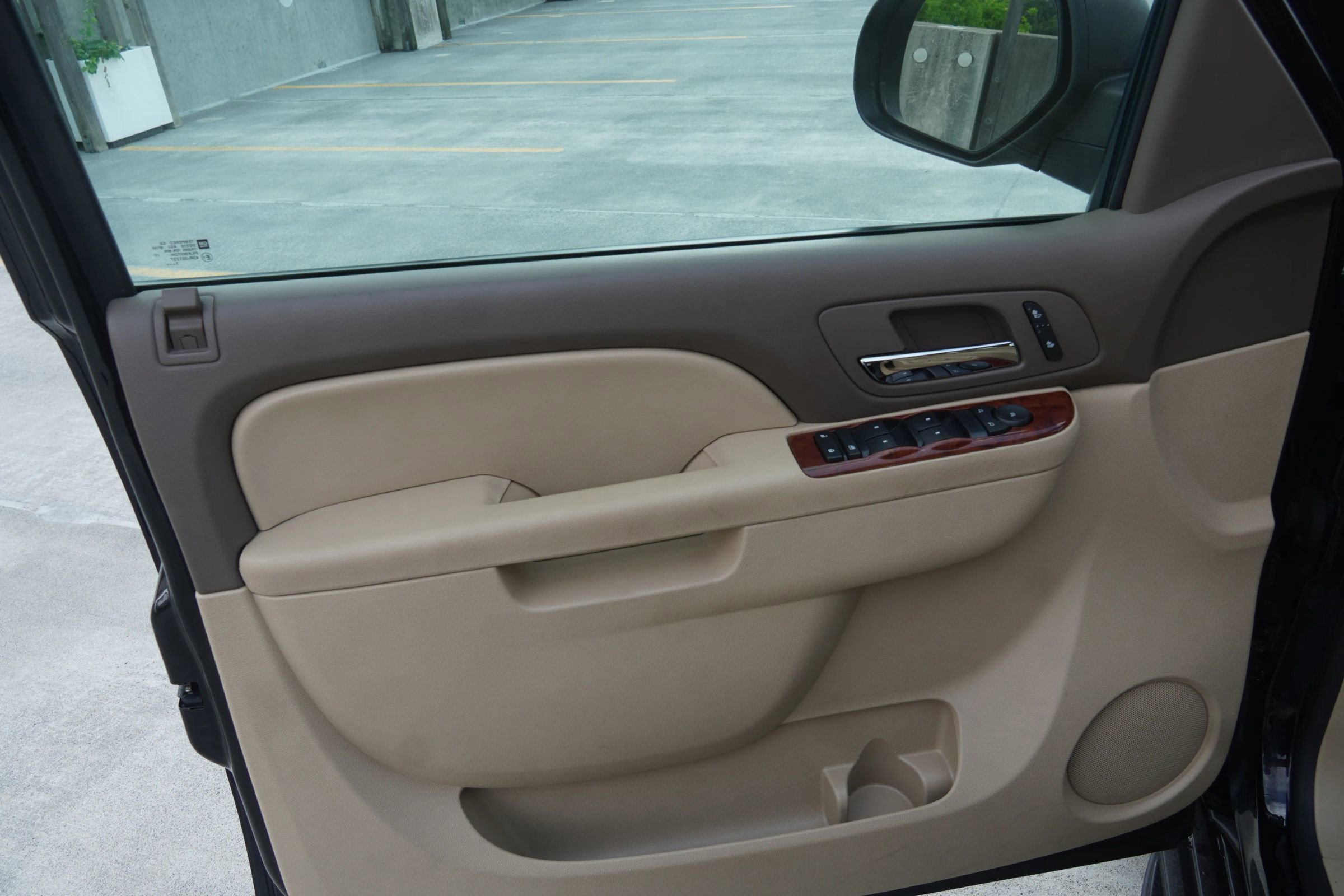 Used 2014 Chevrolet Tahoe LT image 28