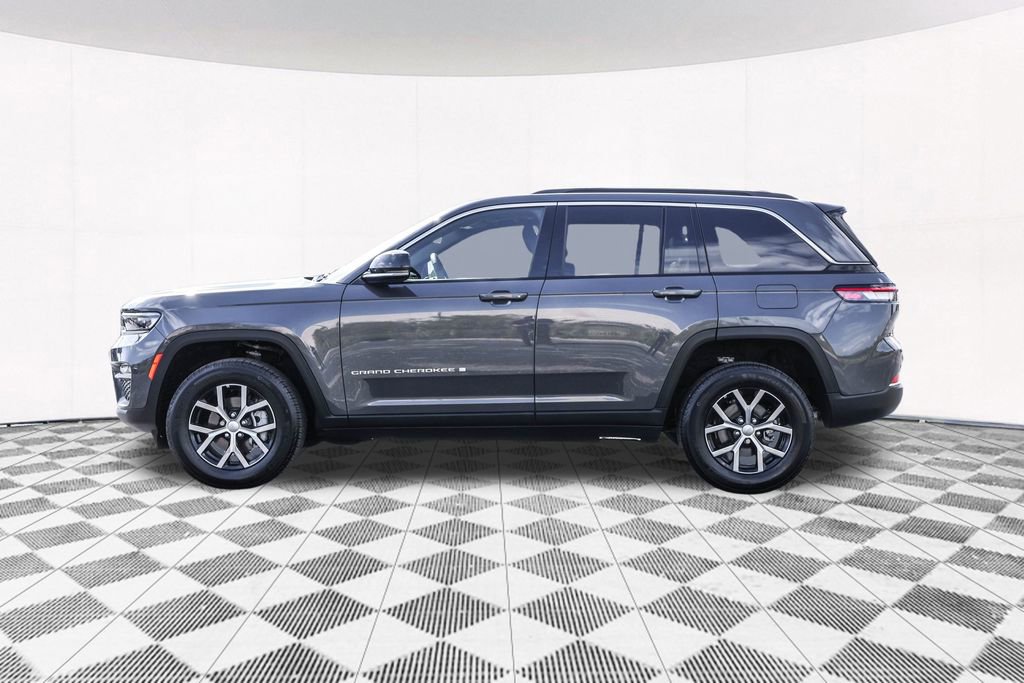 Used 2025 Jeep Grand Cherokee Limited image 16