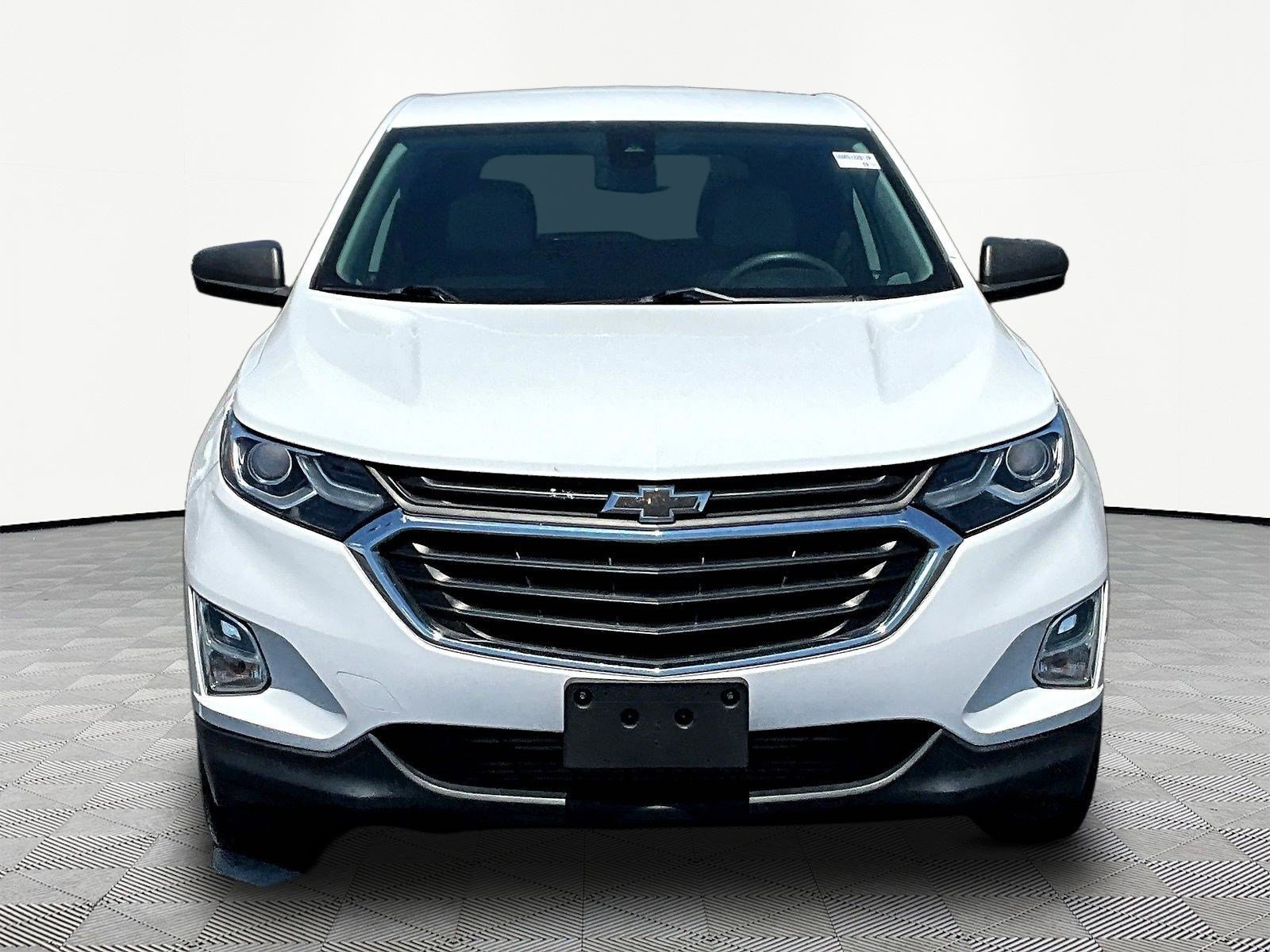 Used 2021 Chevrolet Equinox LS w/ LS Convenience Package FWD image 2