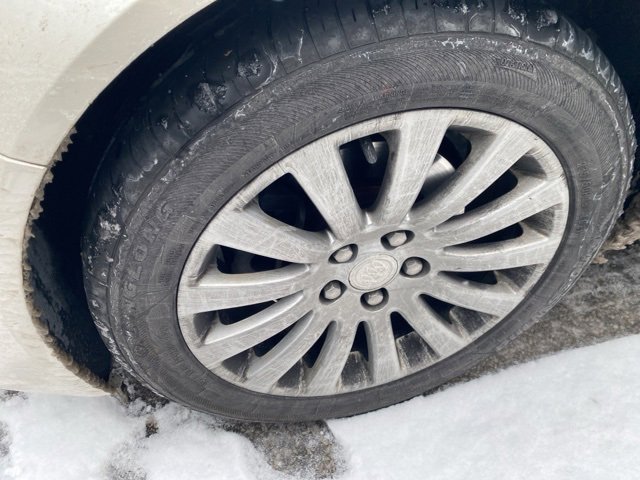 Used 2013 Buick Regal Premium image 2