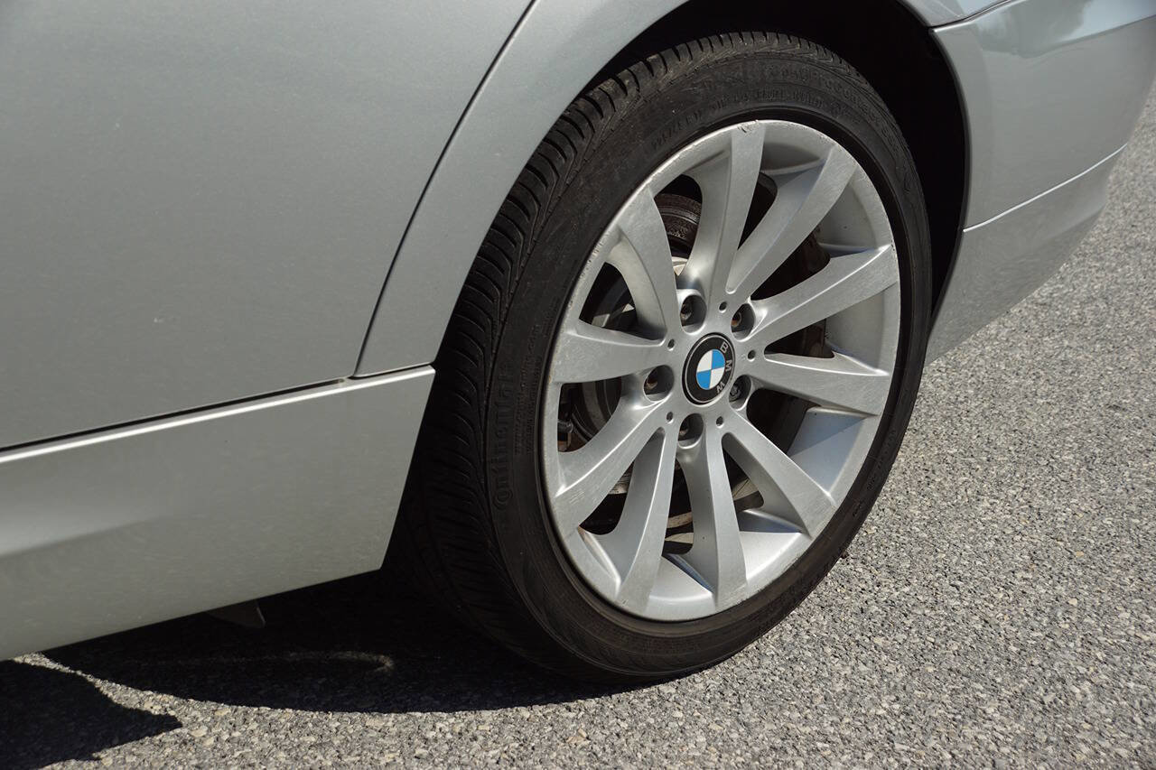 Used 2011 BMW 328i xDrive Sedan image 18