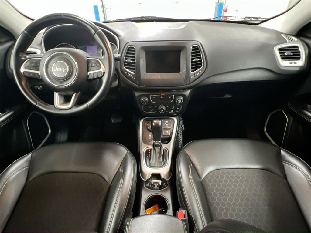 Used 2020 Jeep Compass Latitude image 10