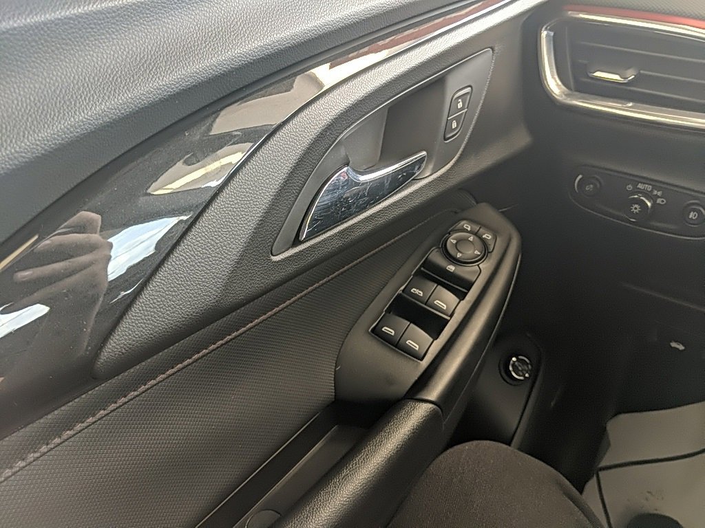 Used 2021 Chevrolet TrailBlazer RS w/ Sun and Liftgate Package image 23