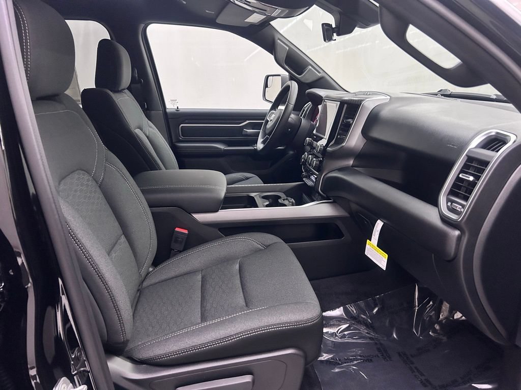 New 2026 RAM 1500 Big Horn AWD/4WD image 17