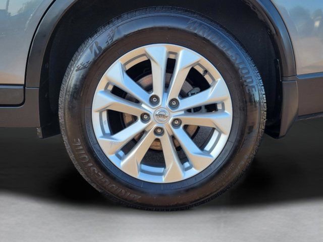Used 2016 Nissan Rogue SV w/ SV Family Package FWD image 44