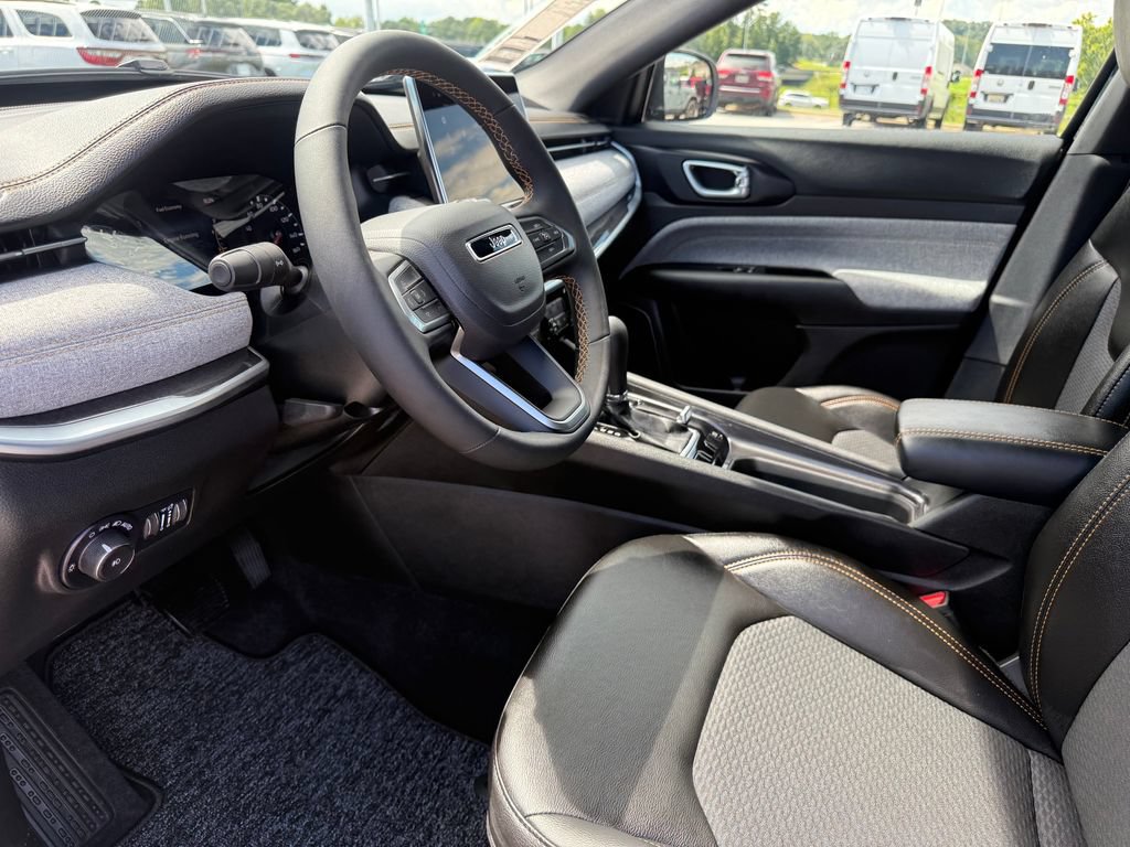 New 2026 Jeep Compass Latitude AWD/4WD image 4