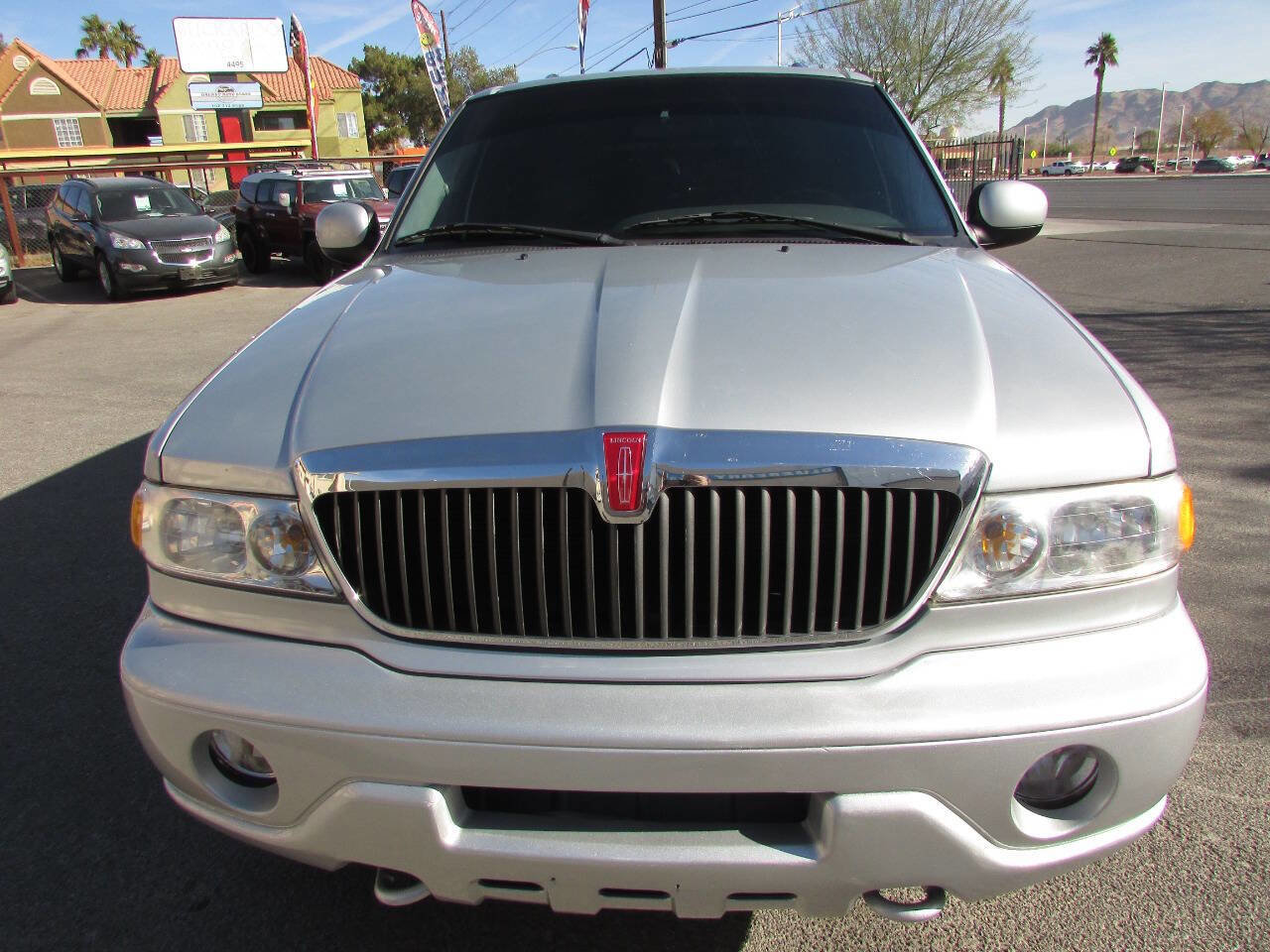 Used 2000 Lincoln Navigator 4WD image 9