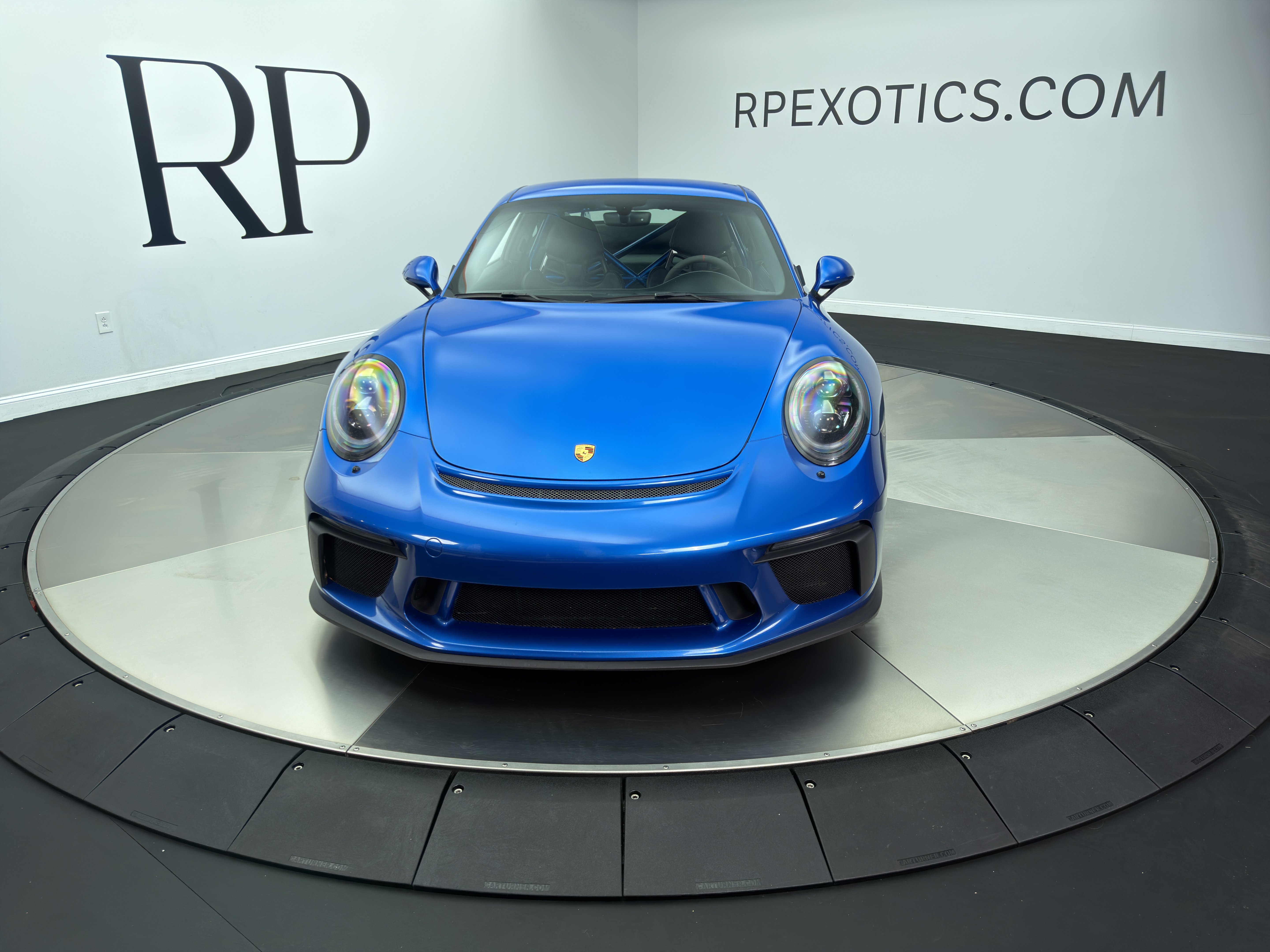 Used 2018 Porsche 911 GT3 w/ Light Design Package RWD image 2