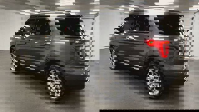 Used 2017 Ford Explorer XLT w/ Equipment Group 202A image 6