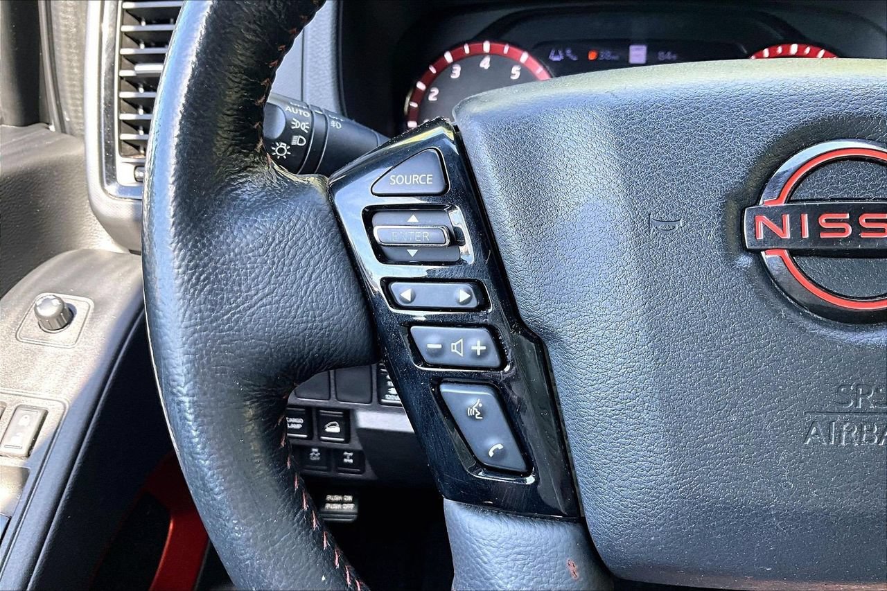 Used 2022 Nissan Frontier PRO-4X AWD/4WD image 27