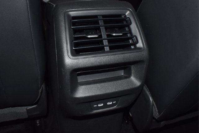 Used 2026 Volkswagen Tiguan SE AWD/4WD image 29