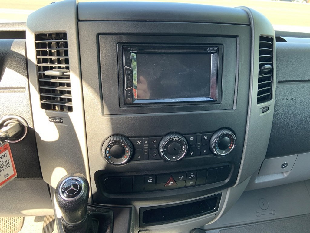 Used 2016 Mercedes-Benz Sprinter 2500 image 10