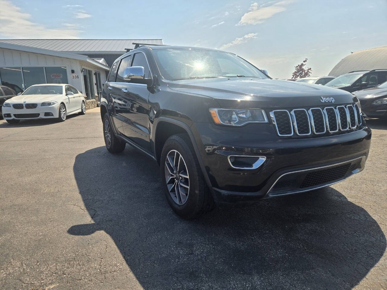 Used 2019 Jeep Grand Cherokee Limited AWD/4WD image 10