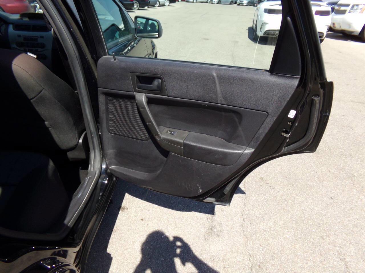 Used 2009 Ford Focus SE image 19