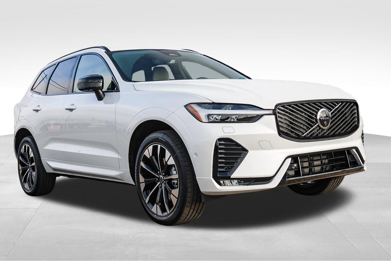 New 2026 Volvo XC60 B5 Plus w/ Climate Package image 3