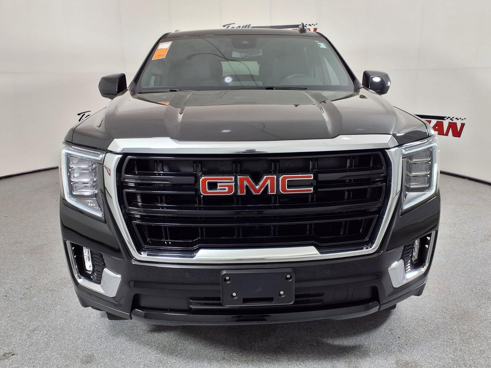 Used 2024 GMC Yukon SLE w/ Gmc Pro Safety Plus Package image 2