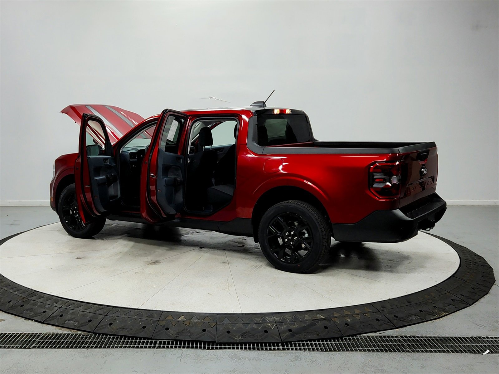 New 2025 Ford Maverick XLT w/ XLT Luxury Package image 13