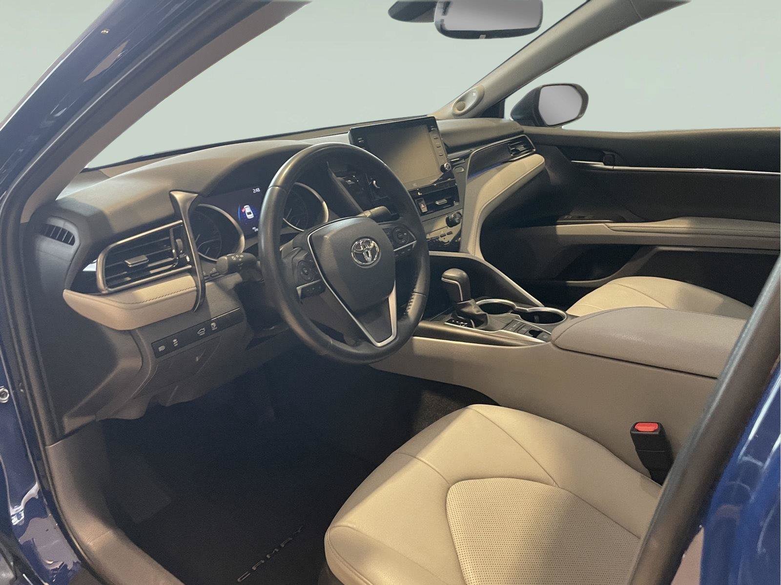 Used 2023 Toyota Camry XLE w/ Navigation Package FWD image 15