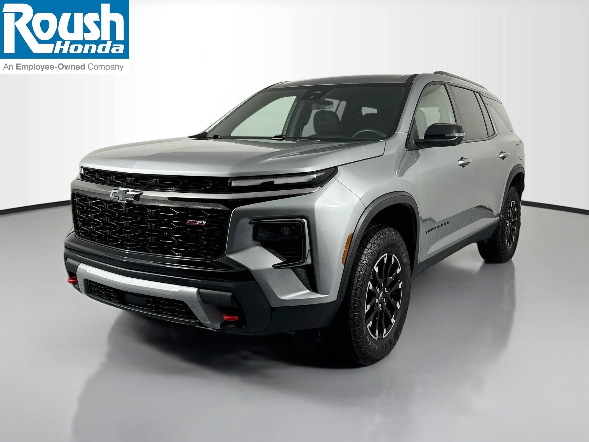 Used 2025 Chevrolet Traverse Z71 w/ Driver Confidence Package AWD/4WD image 1