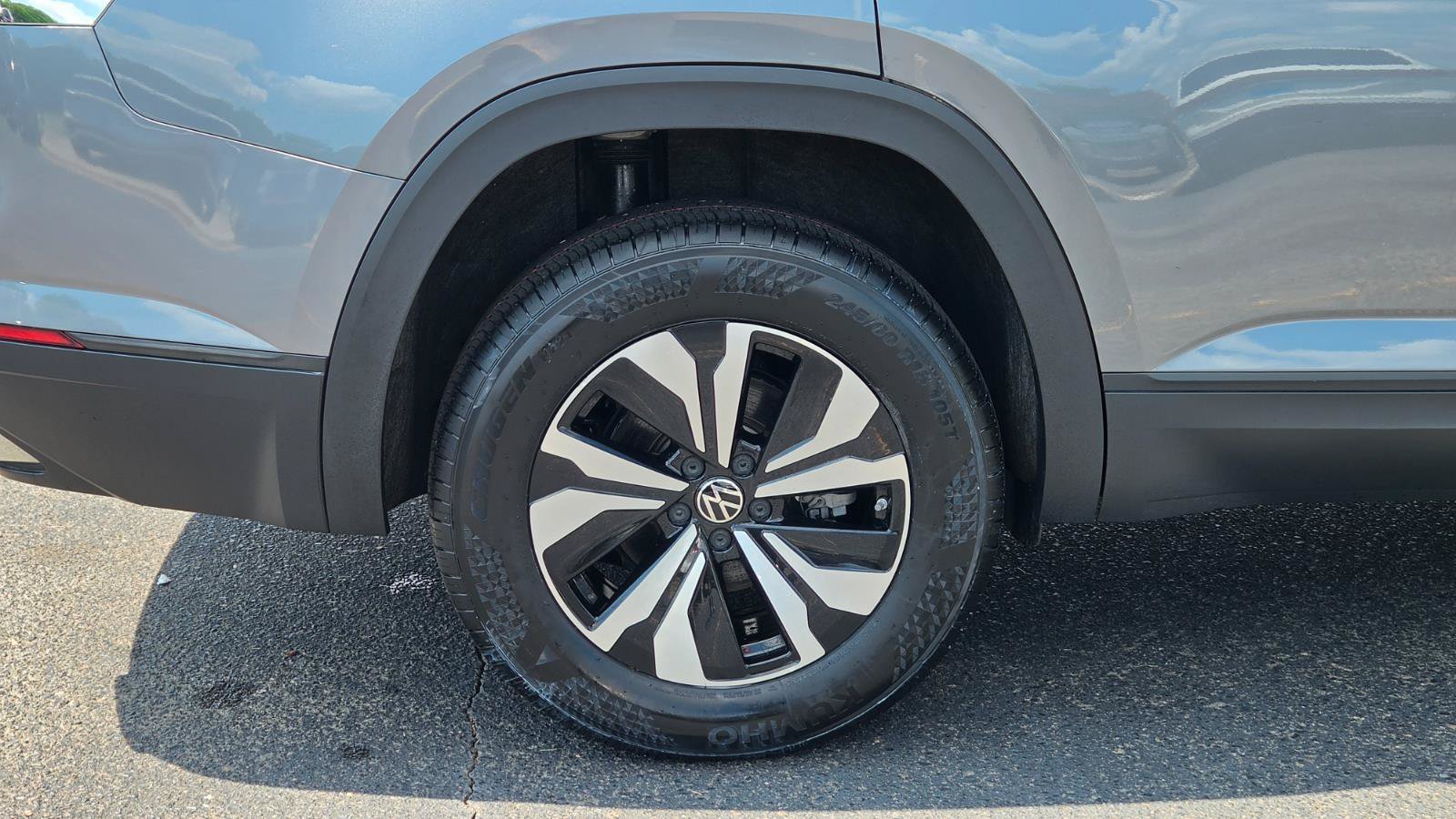 Used 2024 Volkswagen Atlas SE FWD image 17