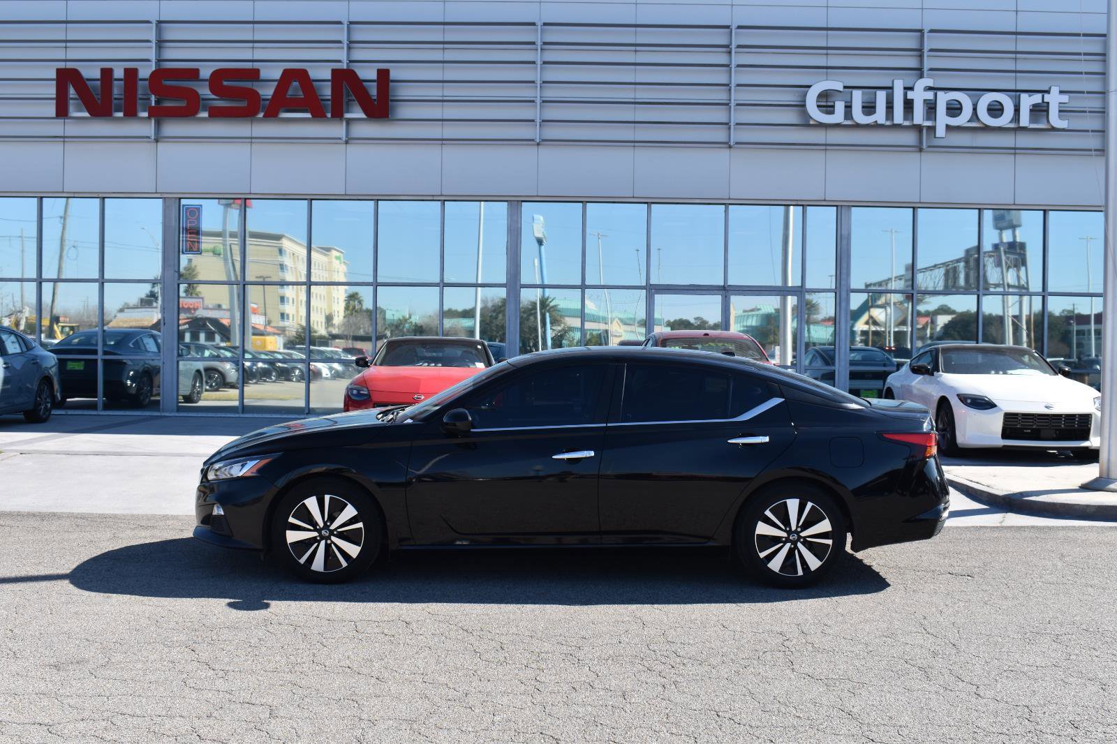 Used 2021 Nissan Altima 2.5 SV image 3