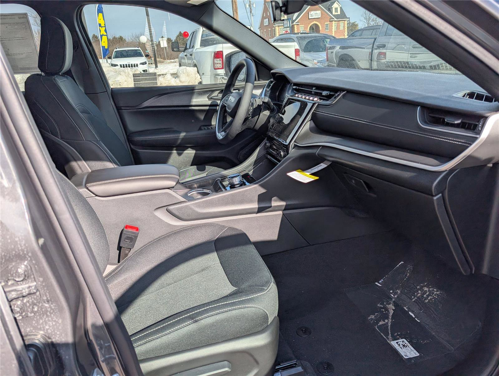 New 2026 Jeep Grand Cherokee Laredo image 6