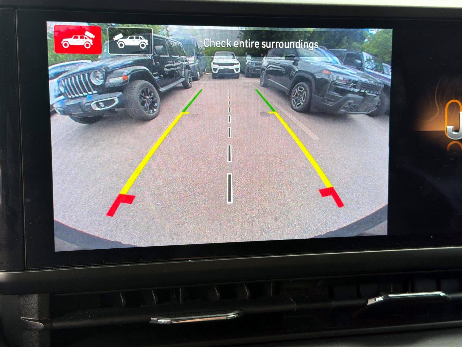 Used 2024 Jeep Wrangler Unlimited Sahara w/ Technology Group AWD/4WD image 24