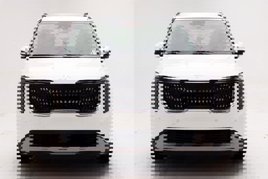 Used 2025 Kia Carnival EX image 5