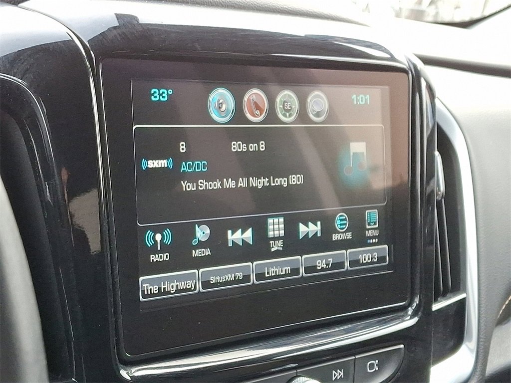 Used 2018 Chevrolet Traverse LT image 3