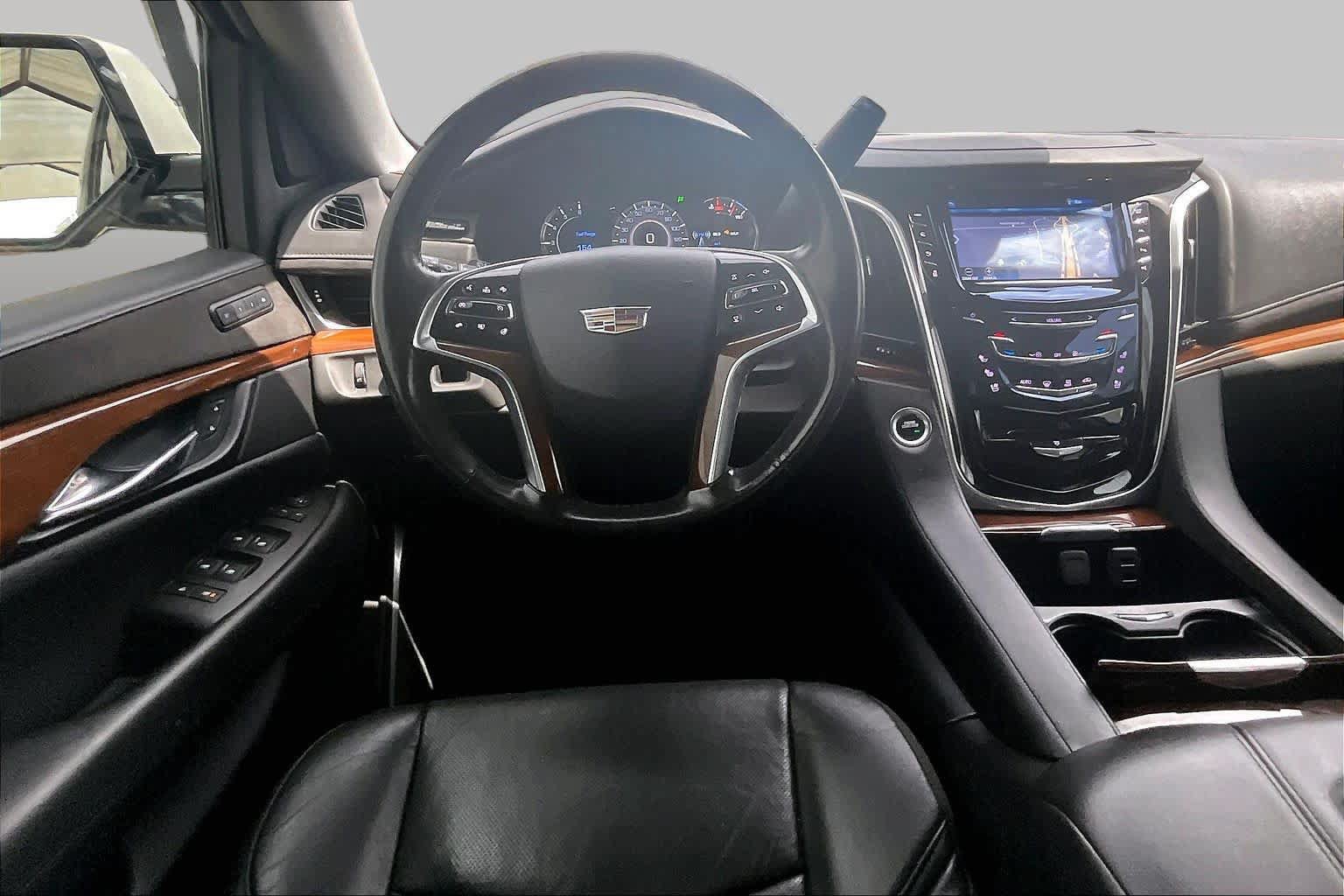 Used 2020 Cadillac Escalade Premium Luxury RWD image 6