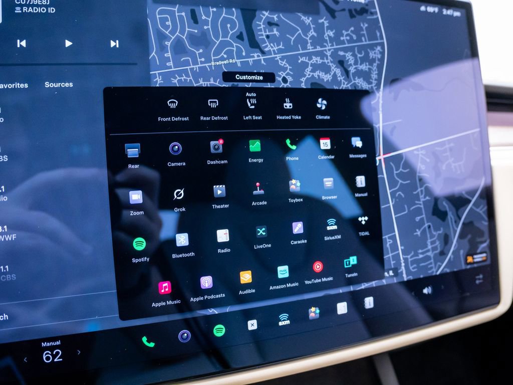 Used 2023 Tesla Model S Standard Range image 20