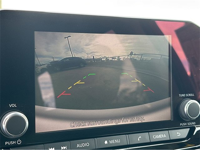 Used 2022 Nissan Pathfinder SV image 25