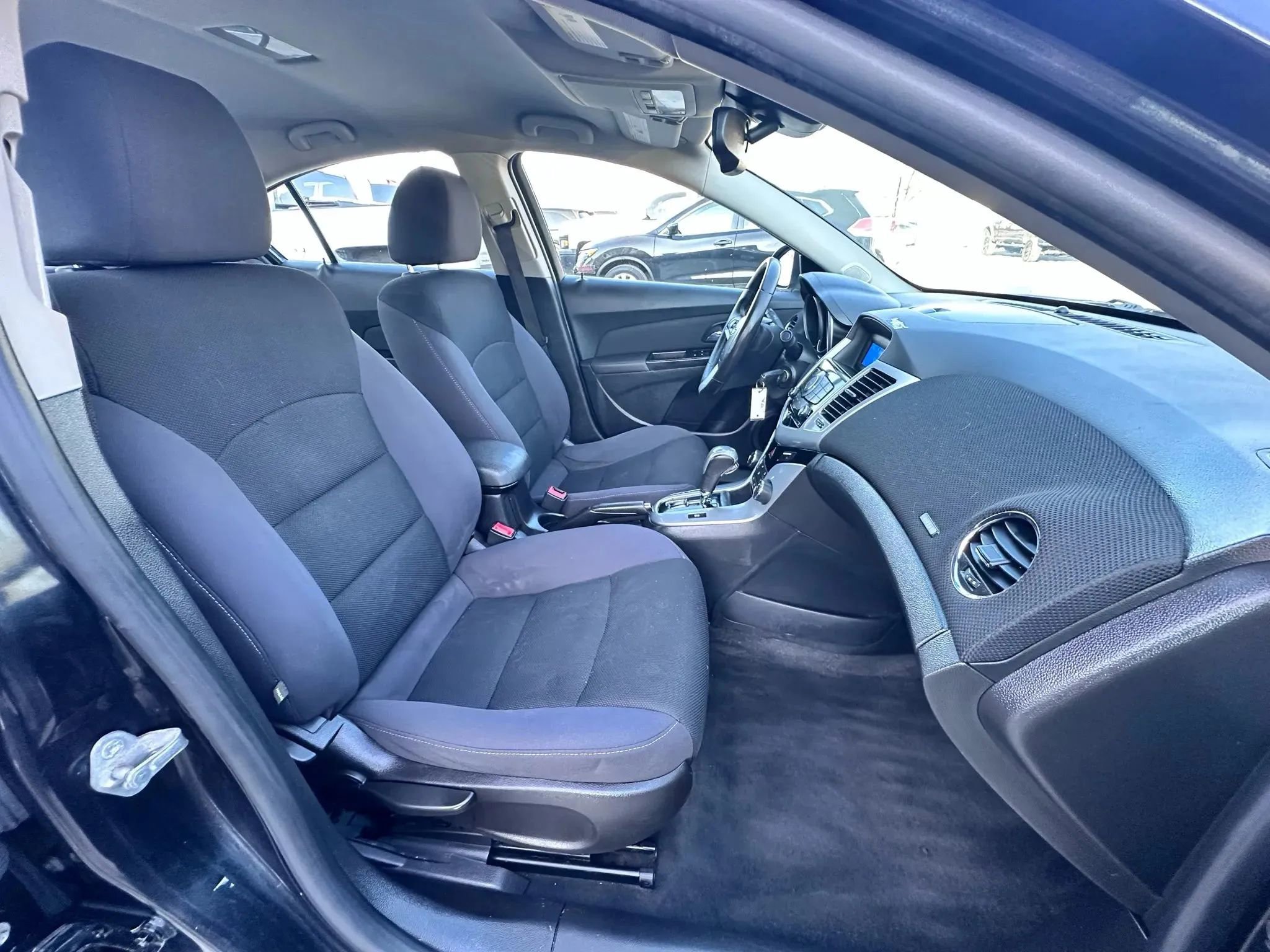 Used 2014 Chevrolet Cruze LT image 12