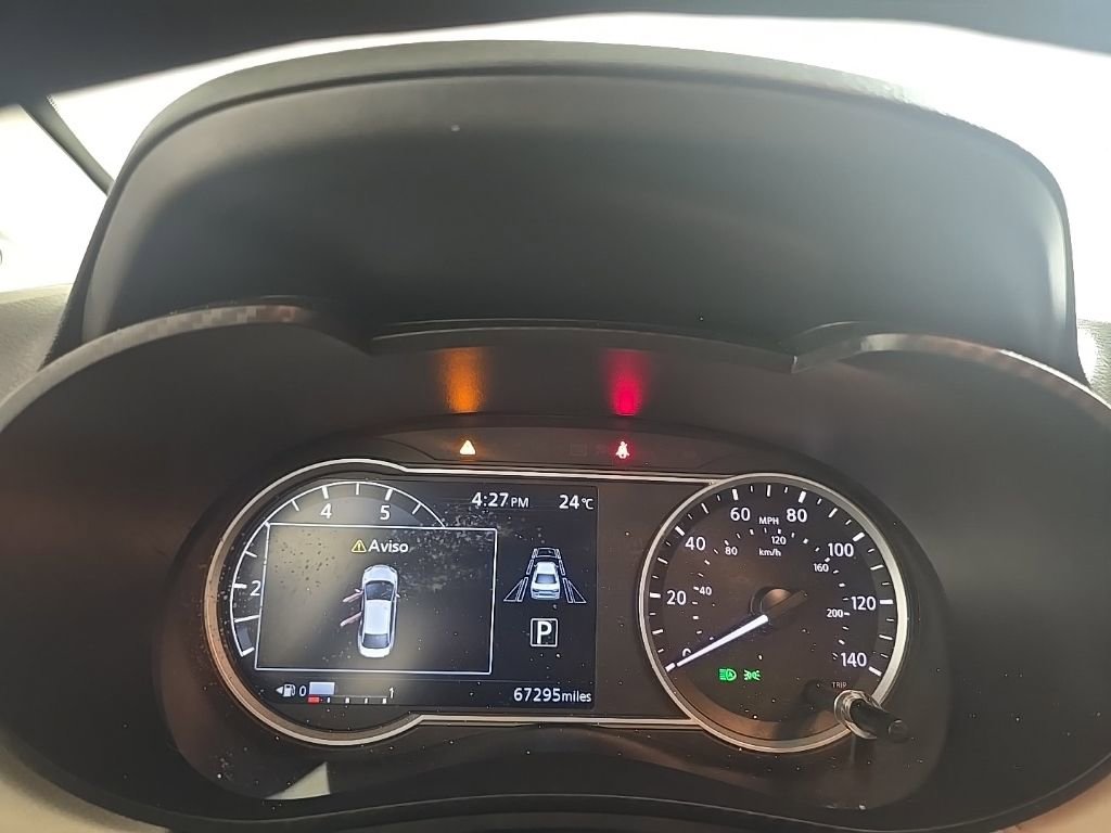 Used 2022 Nissan Versa SV image 11