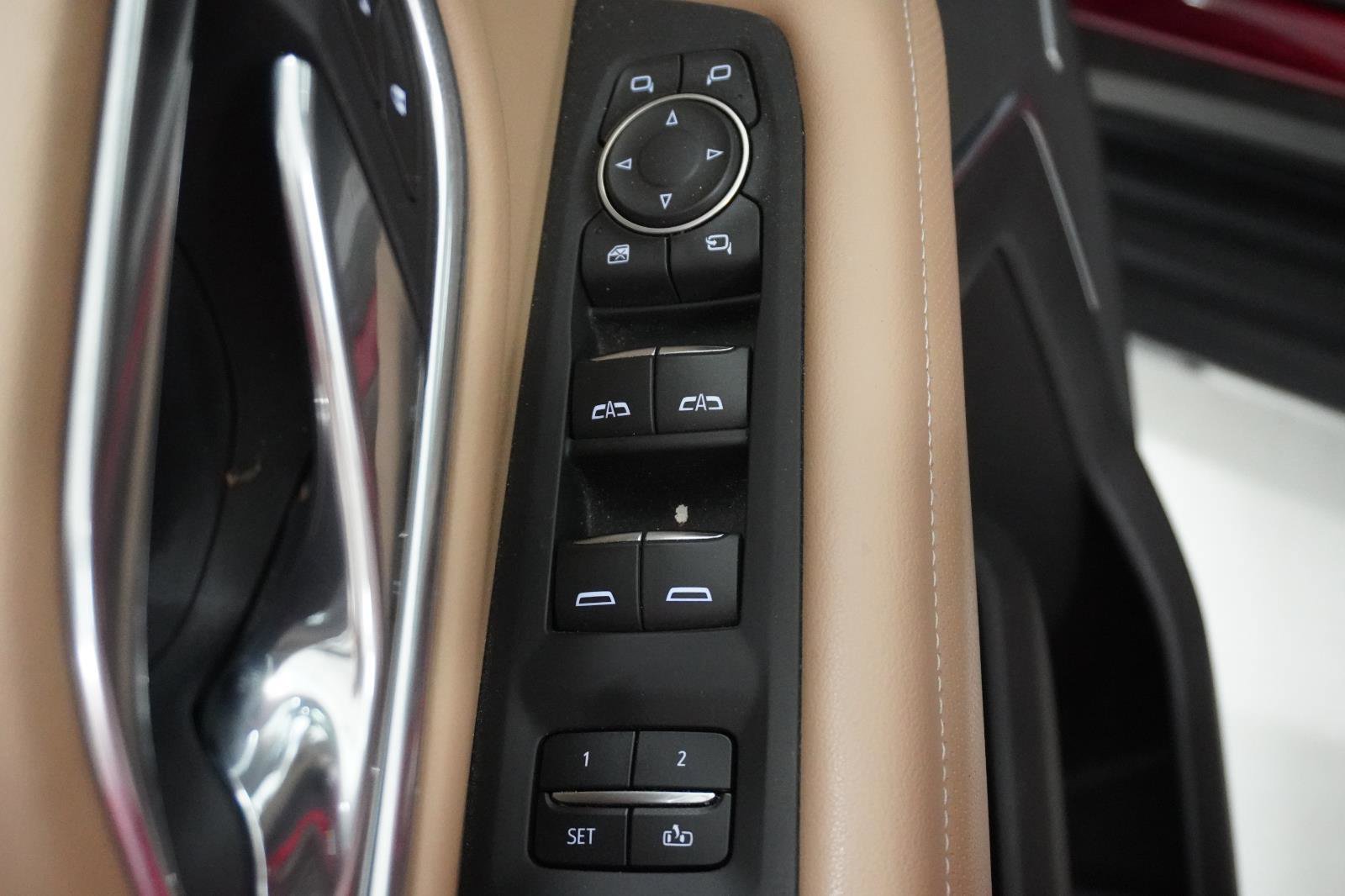 Used 2021 Chevrolet Suburban Premier w/ Premium Package image 16