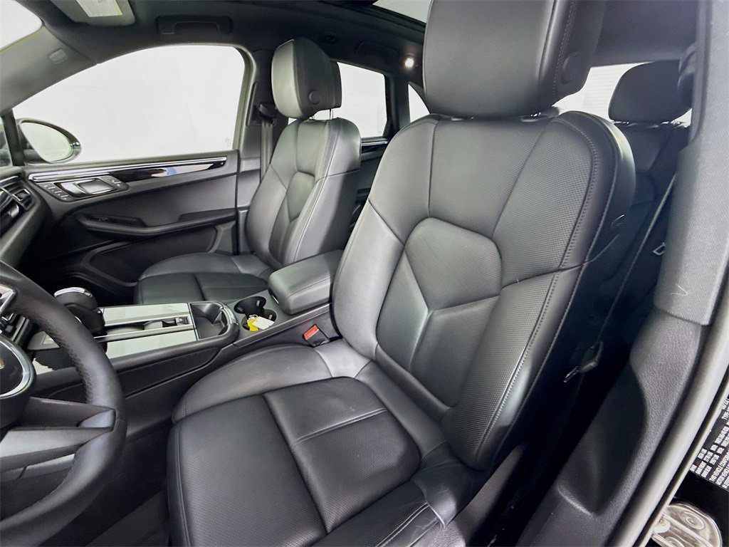 Used 2024 Porsche Macan image 5