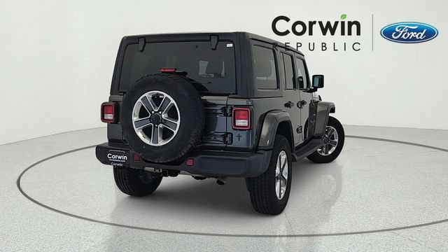 Used 2018 Jeep Wrangler Unlimited Sahara AWD/4WD image 5