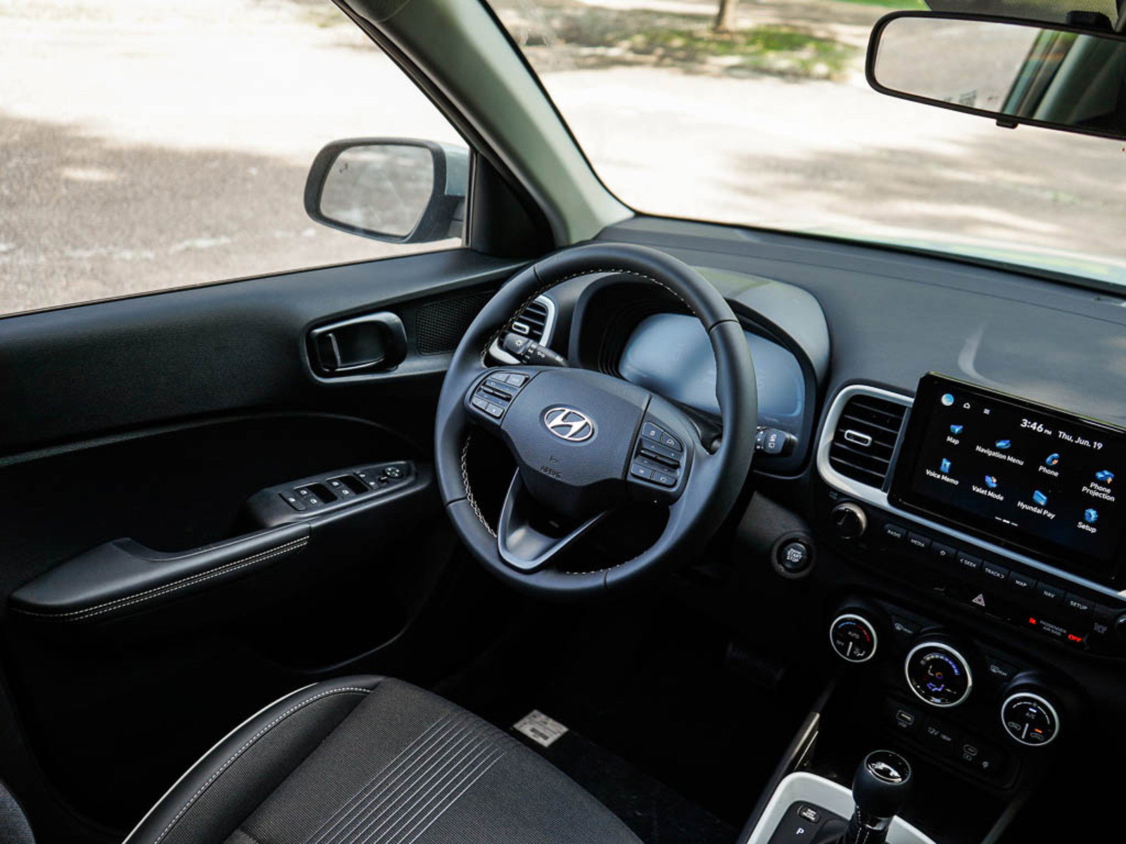 New 2025 Hyundai Venue Limited image 13