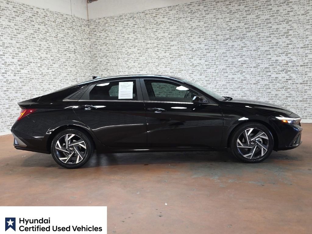 Certified 2025 Hyundai Elantra SEL FWD image 7